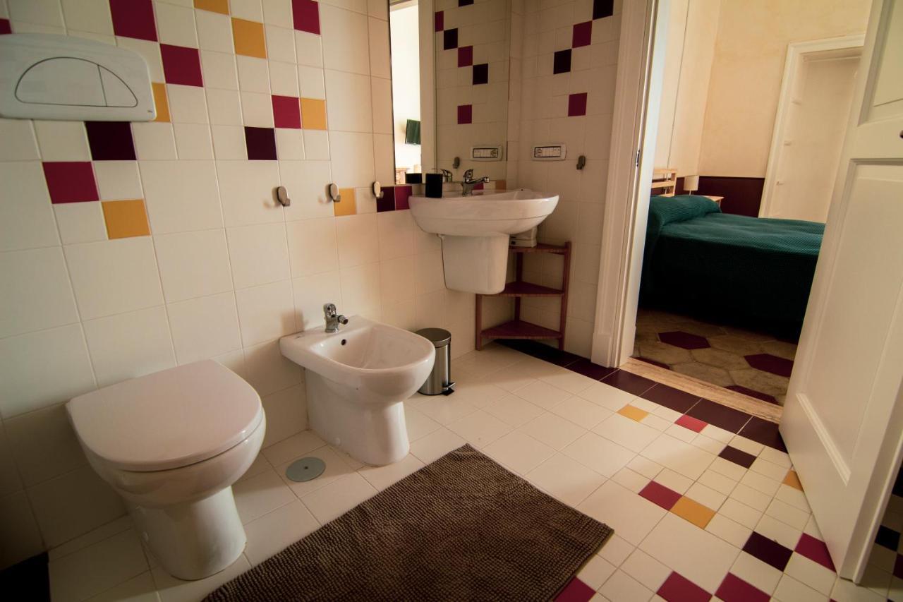 B&B Le Finestre Sul Mare Taranto Eksteriør bilde