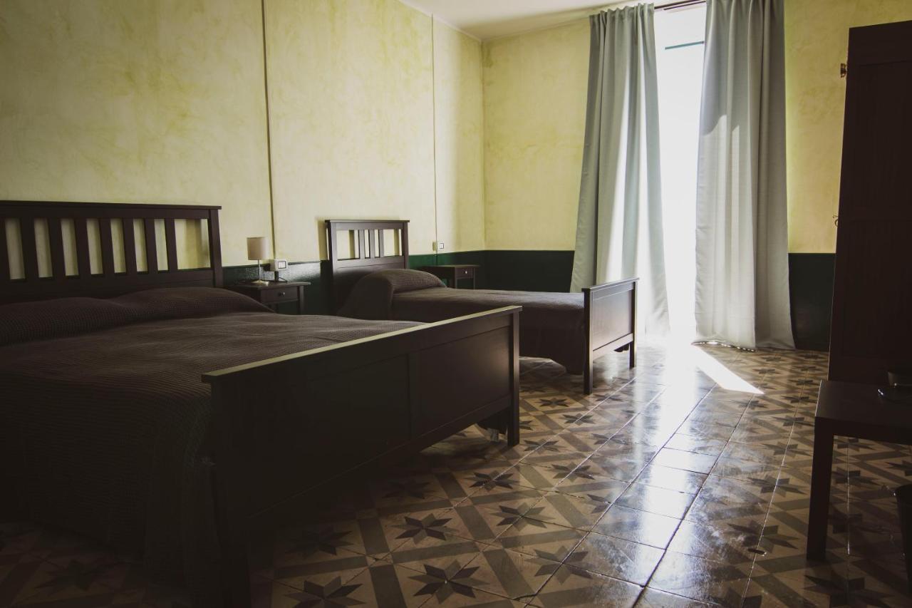 B&B Le Finestre Sul Mare Taranto Eksteriør bilde