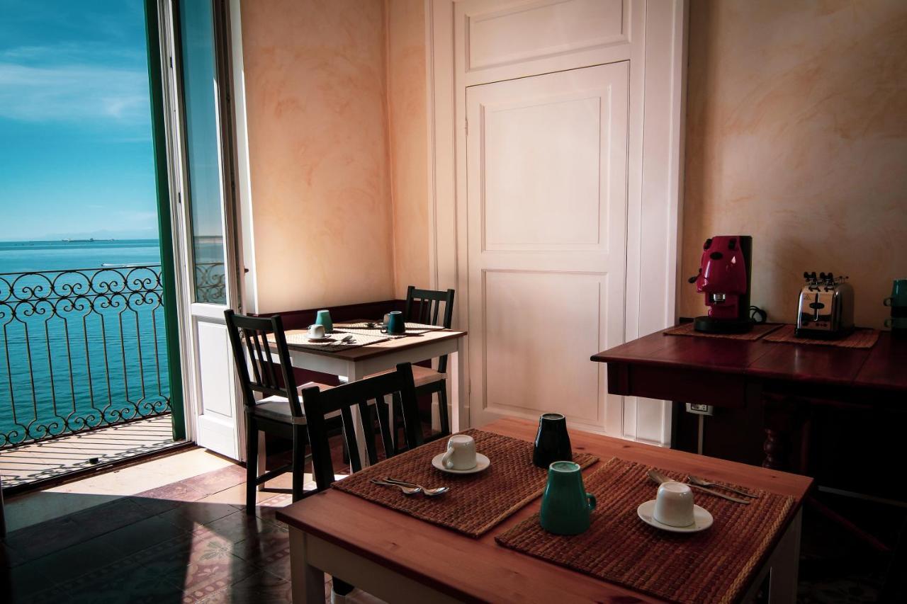 B&B Le Finestre Sul Mare Taranto Eksteriør bilde