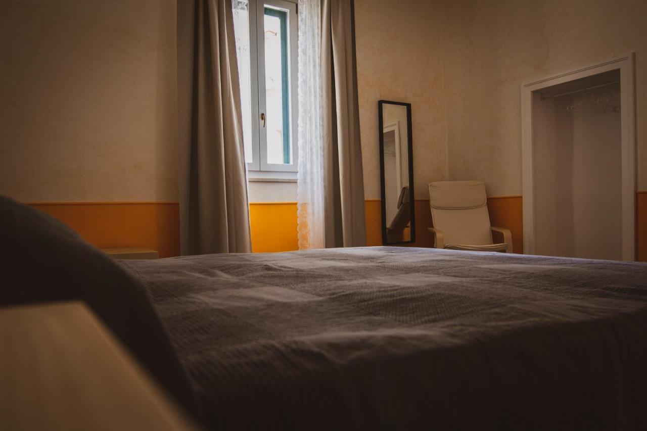 B&B Le Finestre Sul Mare Taranto Eksteriør bilde