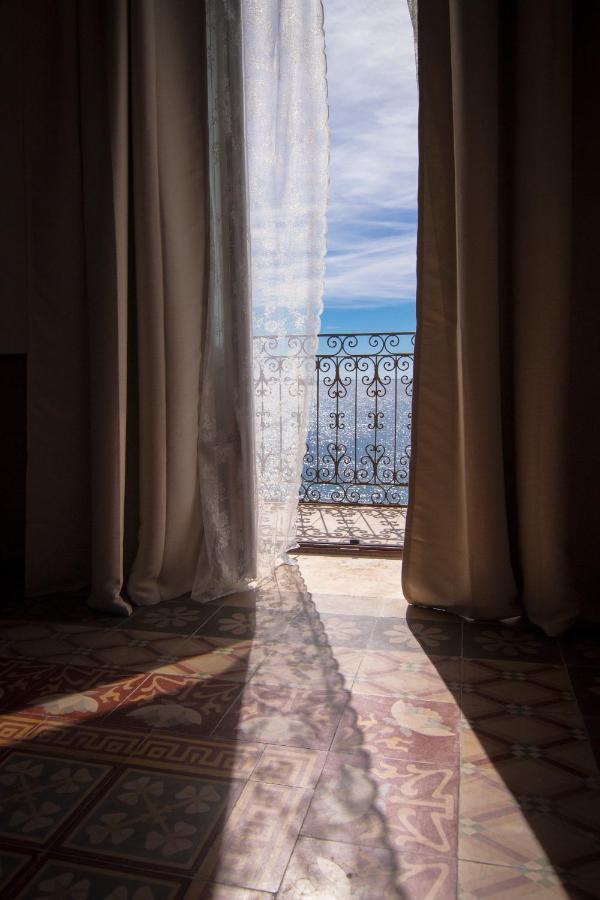 B&B Le Finestre Sul Mare Taranto Eksteriør bilde